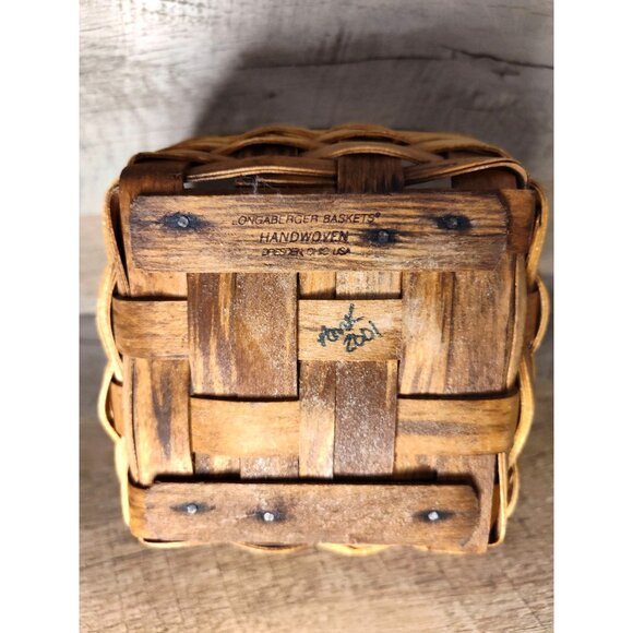 Longaberger Vintage Small Handwoven Basket With Handle - Red & Blue Accents - - Picture 6 of 6